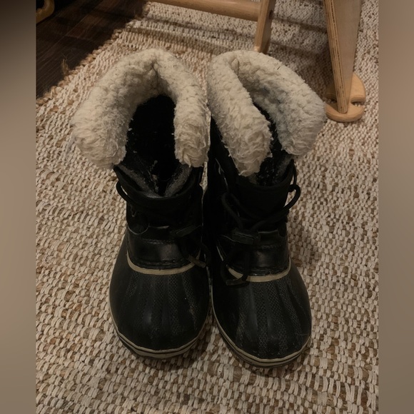 Sorel Youth Yoot Pac Winter Snow Boots for Kids Boy Girl Unisex | Black Size 2 - Picture 4 of 5